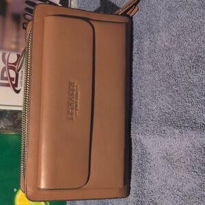 Brown Leinasen wallet with many compartments